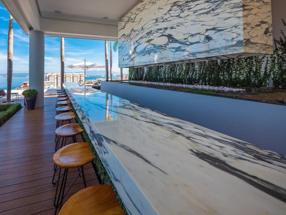 Luxury Oceanview Modern Condo Пуэрто-Вальярта Экстерьер фото